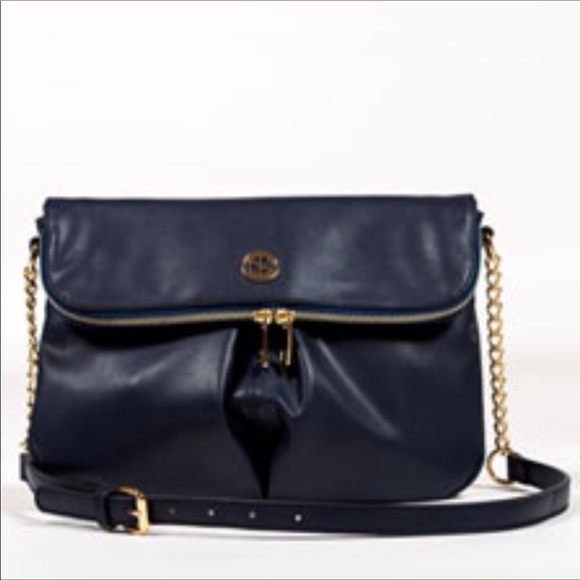 Tracy Negoshian Handbags - 🌸NEW! Navy Crossbody Purse!
